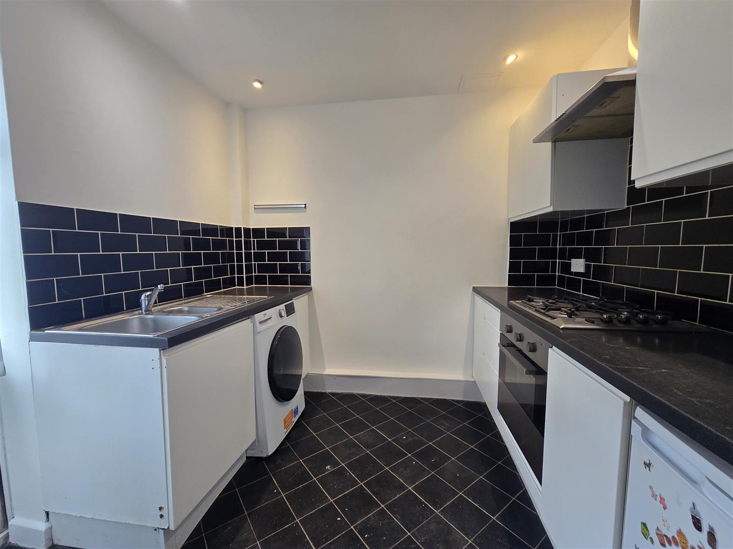 2 bed property in South Ninth Street, Milton Keynes